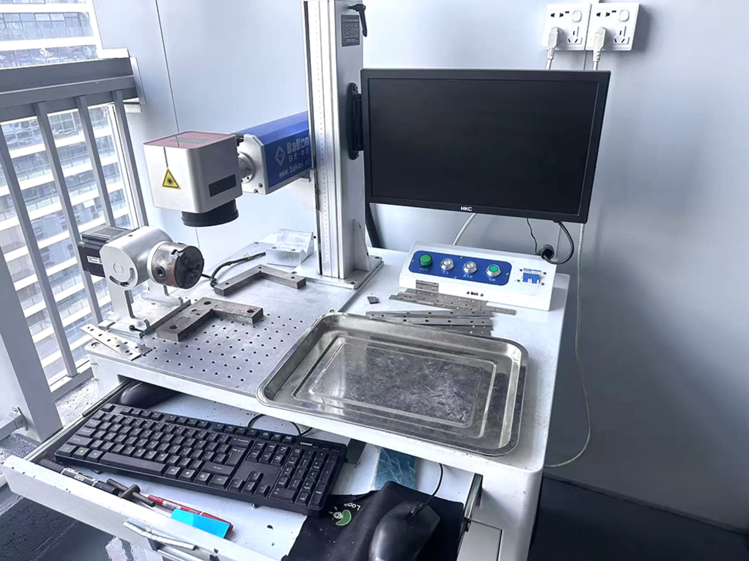 设备和人员图片